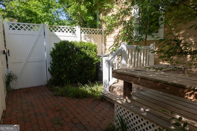 109 W 31st Street, Savannah, GA 31401