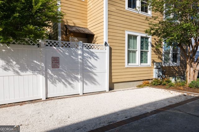 109 W 31st Street, Savannah, GA 31401