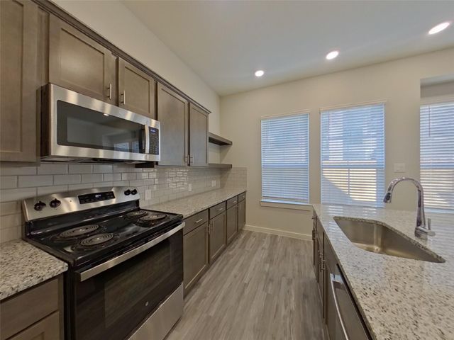 9835 Willow Creek Commerce Drive 535, Tomball, TX 77375