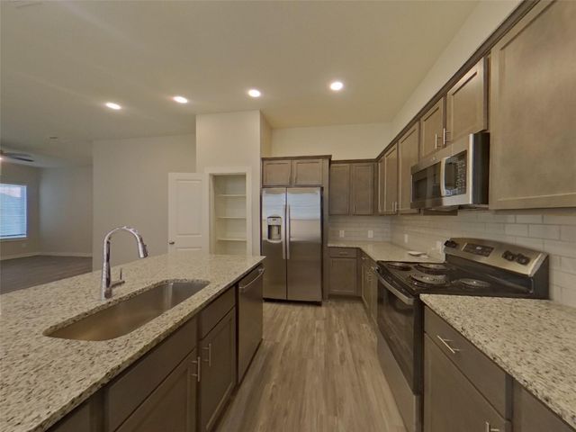 9835 Willow Creek Commerce Drive 535, Tomball, TX 77375