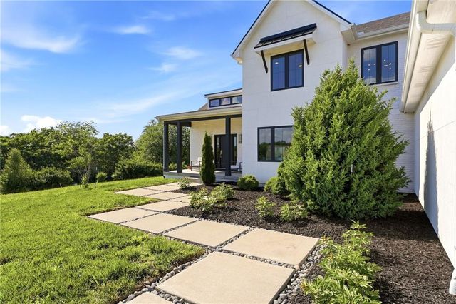 29706 E Easley Road, Lee's Summit, MO 64086