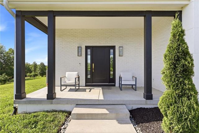 29706 E Easley Road, Lee's Summit, MO 64086