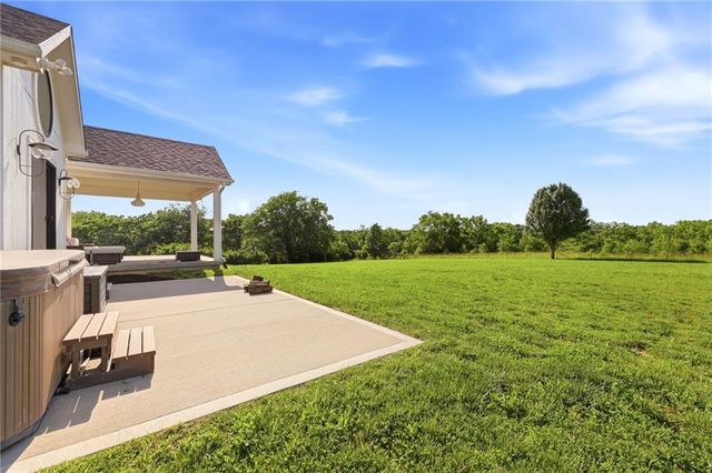 29706 E Easley Road, Lee's Summit, MO 64086