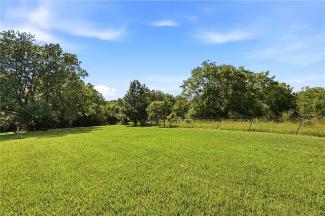 29706 E Easley Road, Lee's Summit, MO 64086