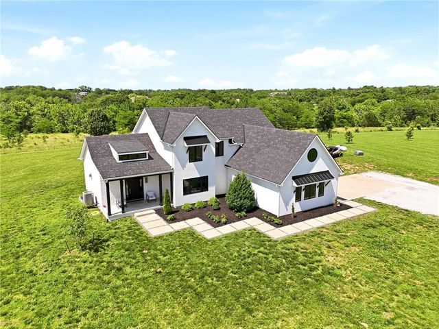 29706 E Easley Road, Lee's Summit, MO 64086