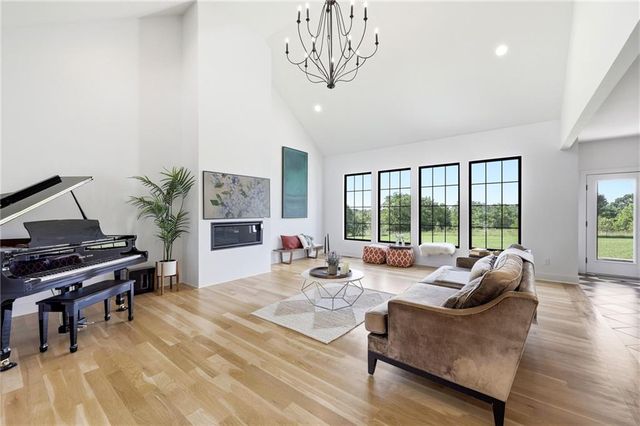 29706 E Easley Road, Lee's Summit, MO 64086