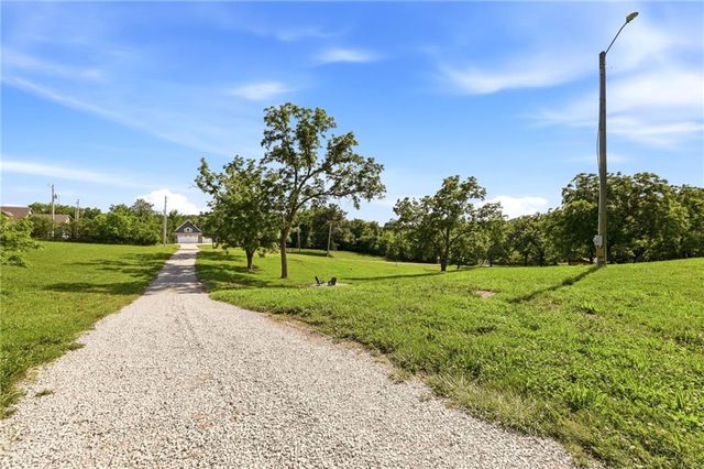 29706 E Easley Road, Lee's Summit, MO 64086