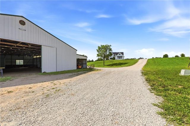 29706 E Easley Road, Lee's Summit, MO 64086