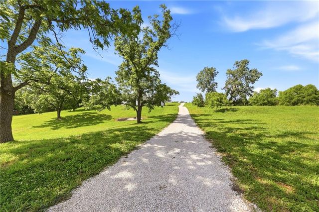 29706 E Easley Road, Lee's Summit, MO 64086