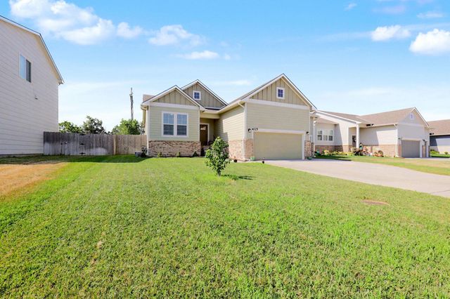 1125 E Prairie Hill Cir, Park City, KS 67219
