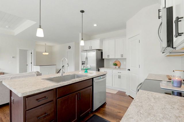 1125 E Prairie Hill Cir, Park City, KS 67219