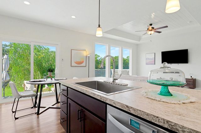 1125 E Prairie Hill Cir, Park City, KS 67219