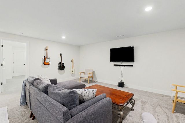 1125 E Prairie Hill Cir, Park City, KS 67219