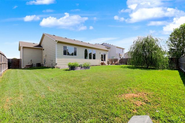 1125 E Prairie Hill Cir, Park City, KS 67219