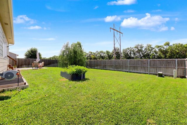 1125 E Prairie Hill Cir, Park City, KS 67219