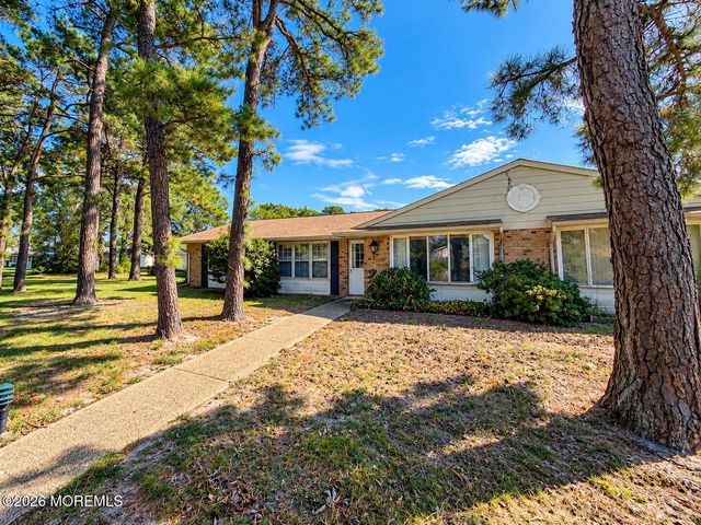 24A Cambridge Circle, Manchester, NJ 08759