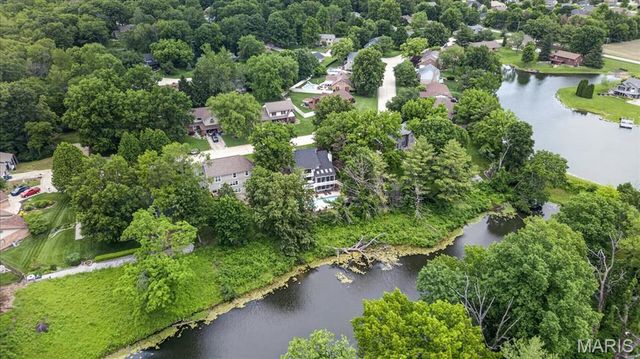 121 Barrett Drive, Swansea, IL 62226