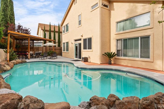 976 Cashel Cir, Vacaville, CA 95688