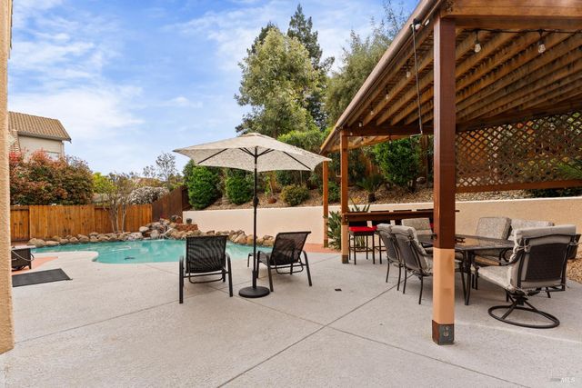 976 Cashel Cir, Vacaville, CA 95688