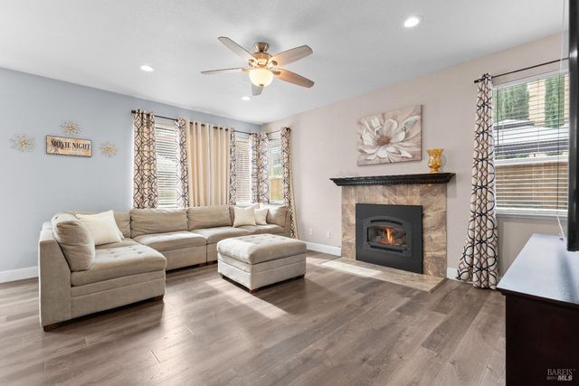 976 Cashel Cir, Vacaville, CA 95688