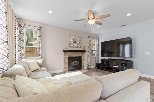 976 Cashel Cir, Vacaville, CA 95688