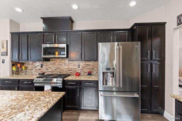 976 Cashel Cir, Vacaville, CA 95688