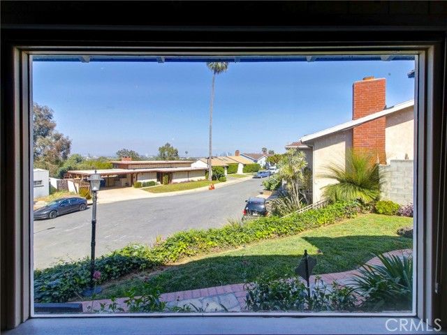 5390 Stillwater Drive, Los Angeles, CA 90008