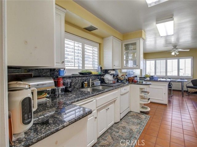 5390 Stillwater Drive, Los Angeles, CA 90008