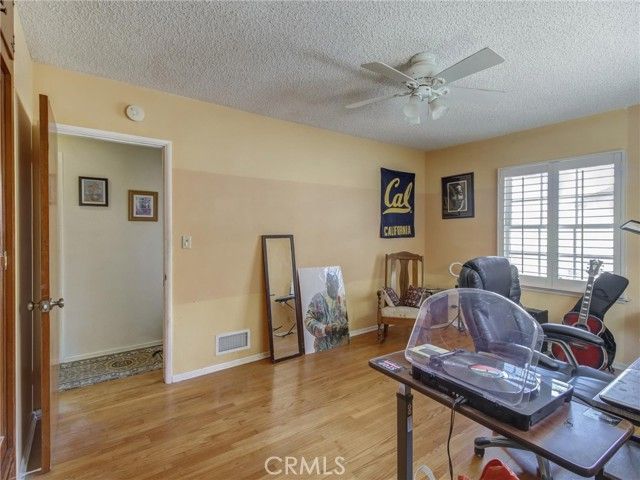 5390 Stillwater Drive, Los Angeles, CA 90008