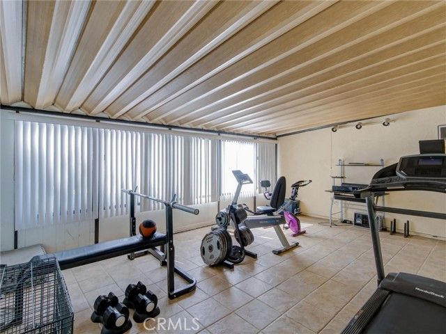5390 Stillwater Drive, Los Angeles, CA 90008