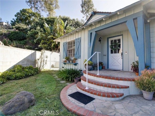 5390 Stillwater Drive, Los Angeles, CA 90008