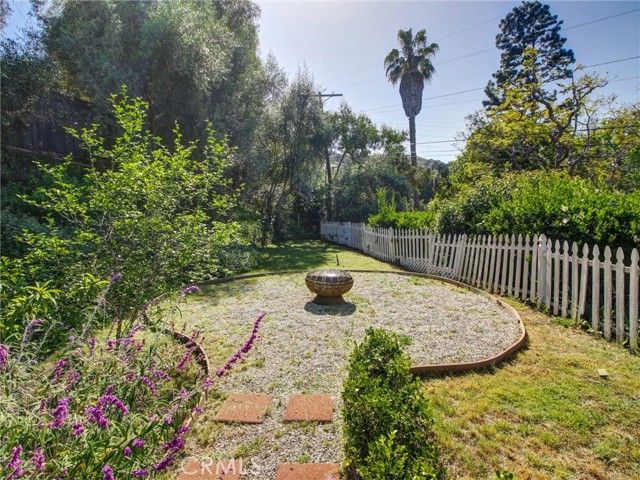 5390 Stillwater Drive, Los Angeles, CA 90008