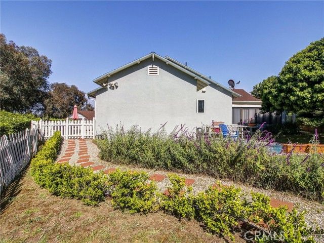 5390 Stillwater Drive, Los Angeles, CA 90008