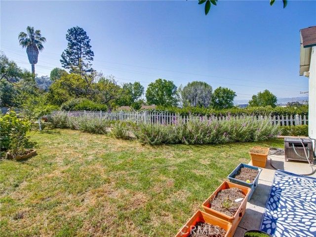 5390 Stillwater Drive, Los Angeles, CA 90008