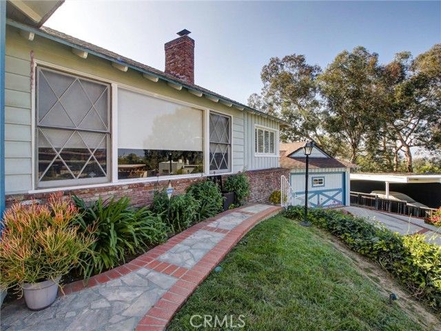5390 Stillwater Drive, Los Angeles, CA 90008