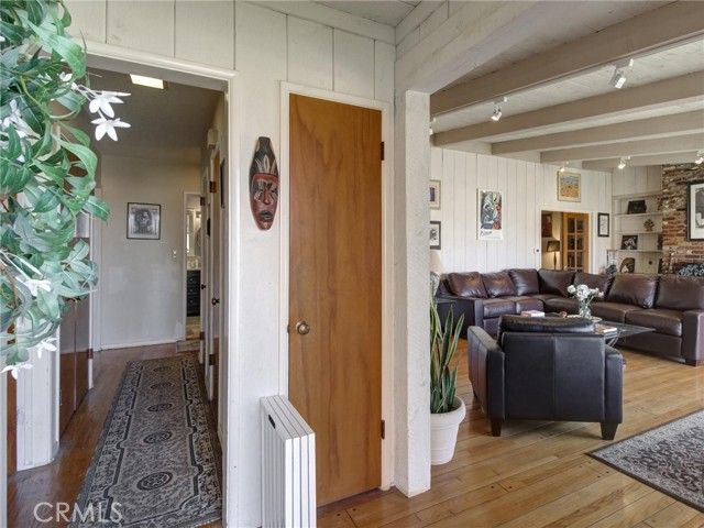 5390 Stillwater Drive, Los Angeles, CA 90008