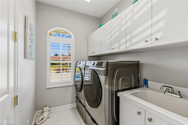 798 Sea CT, Marco Island, FL 34145