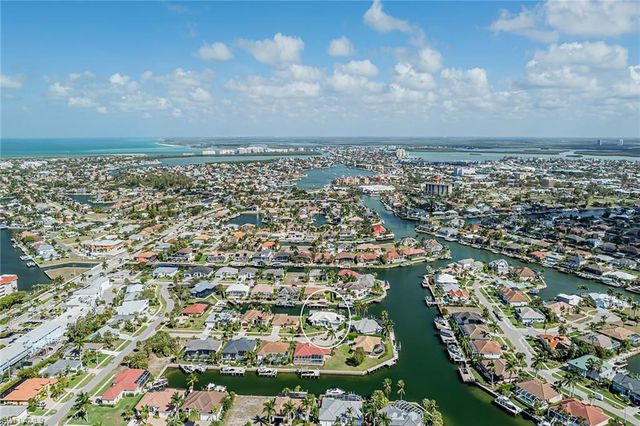 798 Sea CT, Marco Island, FL 34145