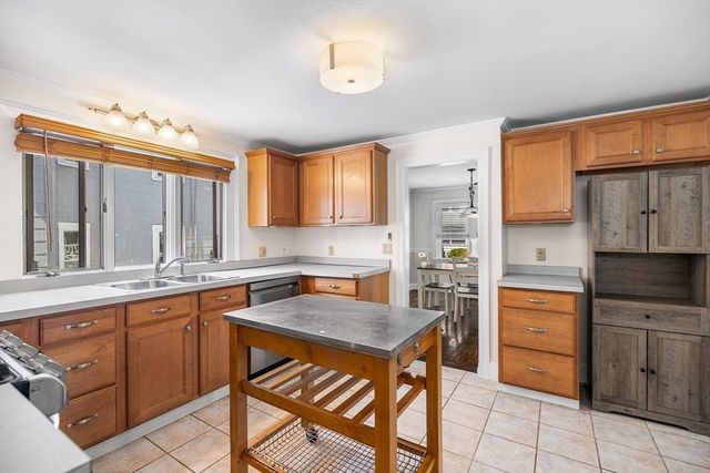 43 Dolphin Ave, Winthrop, MA 02152