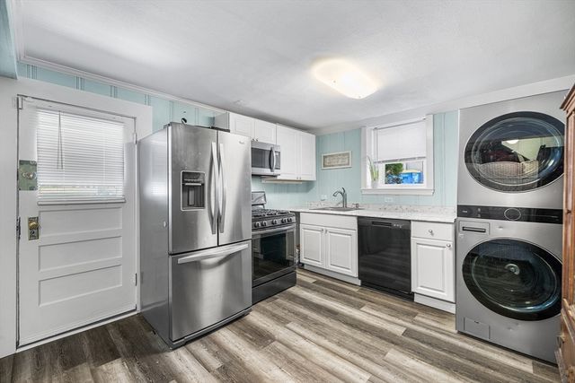 43 Dolphin Ave, Winthrop, MA 02152