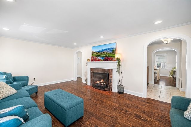 43 Dolphin Ave, Winthrop, MA 02152