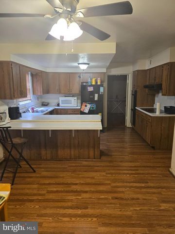 9401 PINE VIEW LN, Clinton, MD 20735