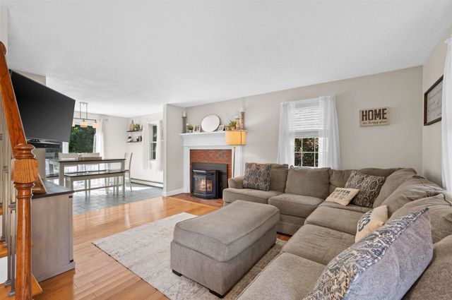 32 Louisburg Circle, Exeter, NH 03833