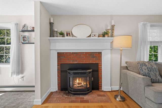 32 Louisburg Circle, Exeter, NH 03833