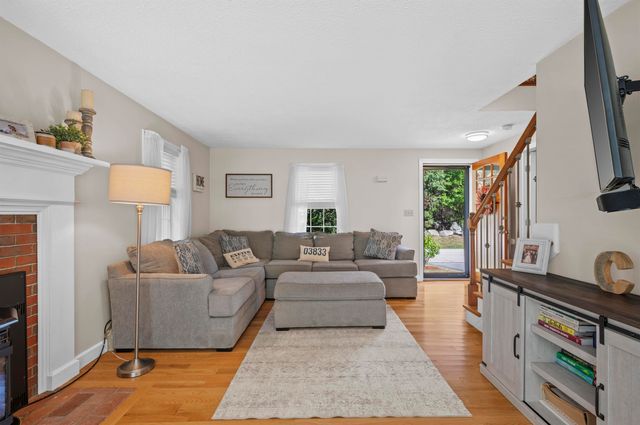 32 Louisburg Circle, Exeter, NH 03833