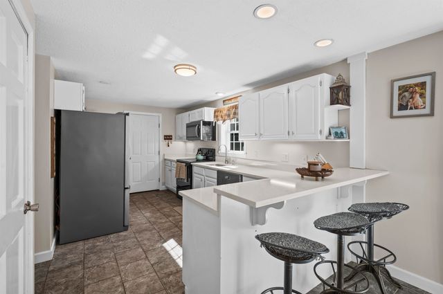 32 Louisburg Circle, Exeter, NH 03833