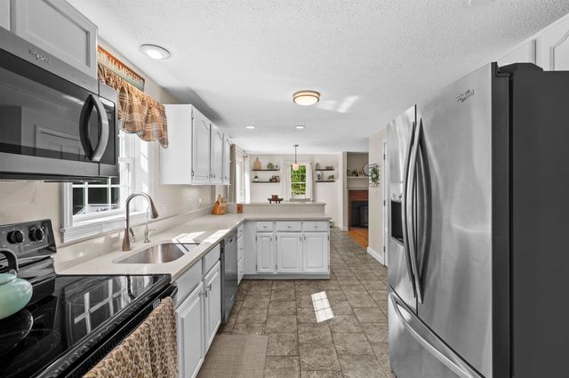 32 Louisburg Circle, Exeter, NH 03833