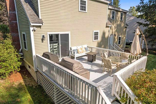 32 Louisburg Circle, Exeter, NH 03833