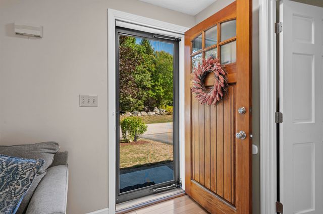 32 Louisburg Circle, Exeter, NH 03833