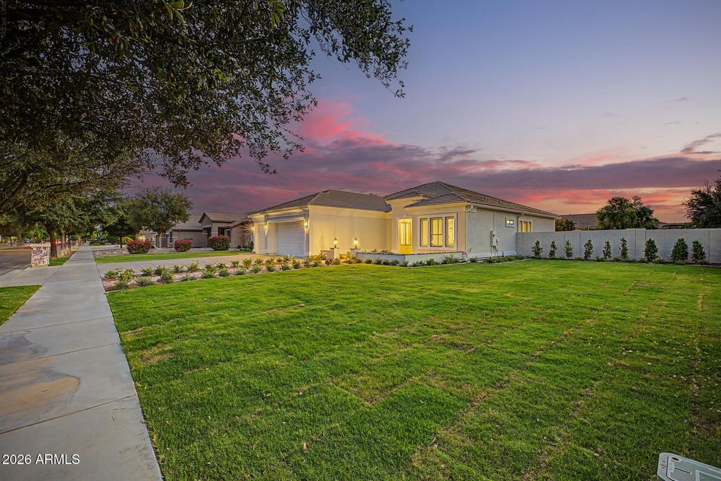 20826 S HADRIAN Way, Queen Creek, AZ 85142 — photo 2